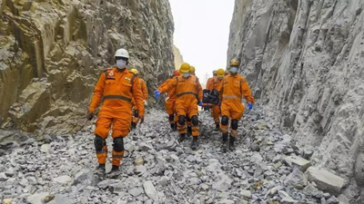 Six labourers died in a sonbhadra stone mine collapse and rescue operations continue to clear debris and check for others trapped.jpg