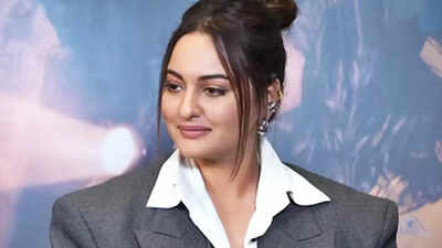 Sonakshi solo.jpg