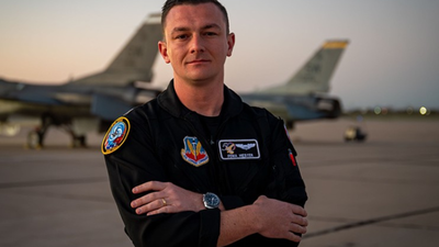 Us f 16 pilot taylor hiester expressed shock that the dubai air show continued even after tejas crash.jpg