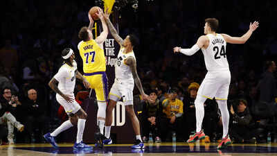 Utah jazz vs los angeles lakers.jpg