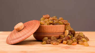 What eating soaked raisins daily can do for your bones digestion and immunity this winter.jpg