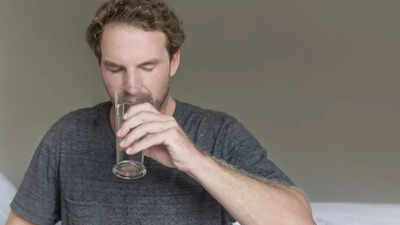 What happens when you drink warm water before bed benefits for digestion body and possible drawbacks.jpg