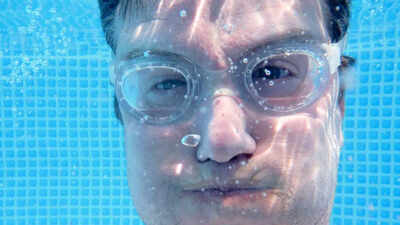 What really happens inside your body when you hold your breath too long.jpg