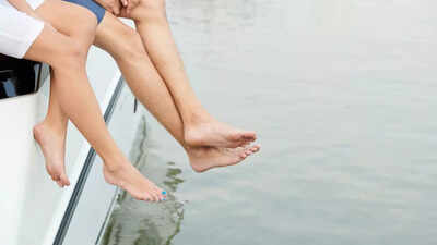 Why your habit of swinging your leg could be linked to stress alertness and even metabolism.jpg