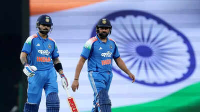 1764916254 virat kohli and rohit sharma.jpg