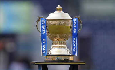1765274456 ipl trophy.jpg