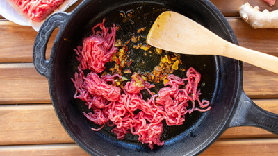 Cast iron vs non stick vs stainless steel which one is healthiest to cook.jpg