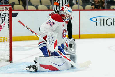 Fowler makes 33 saves in nhl debut as canadiens beat penguins 4 2.jpg