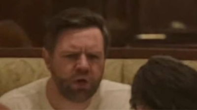 Jd vance reacted to this viral photo of his that claimed he was fighting with usha vance at a restaurant.jpg