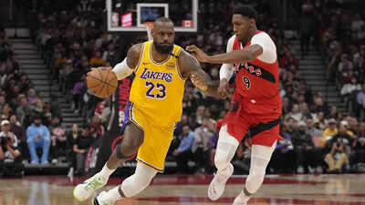 Los angeles lakers lebron james vs the toronto raptors.jpg