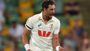Starc 0412 getty.jpg