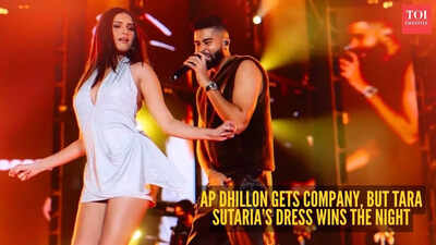 Tara sutaria makes a surprise stage appearance.jpg