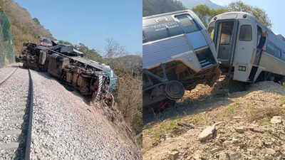 Train derailed in mexico.jpg