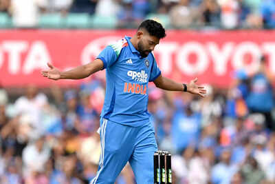 1767608623 australia v india odi series game 3.jpg