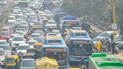 Delhi witnessed record vehicle sales in 2025 overwhelmingly dominated by private petrol vehicles raising concerns about worsening congestion and pollution.jpg