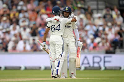 England v india 1st rothesay test match day one.jpg