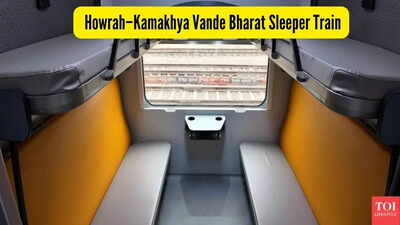 Howrahkamakhya vande bharat sleeper train.jpg