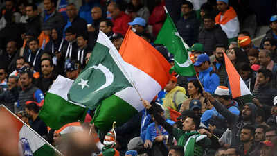 Ind pak fans 2601 s.jpg