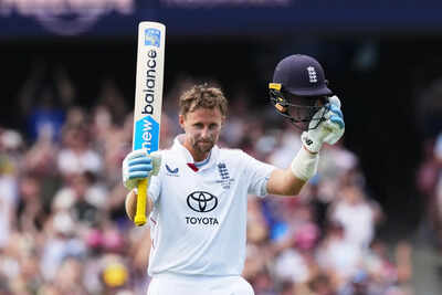 Root39s 41st century leads england to 364 on day 2 of 5th ashes test.jpg