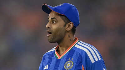 Suryakumar yadav 2001 afp.jpg