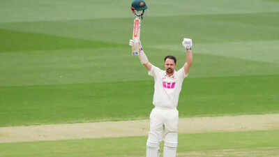 Travis head 0701 getty.jpg