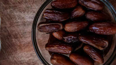 Why eating just 2 dates daily in winter quietly changes how your body feels.jpg