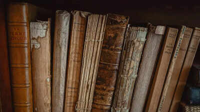 Why old books smell so good according to science.jpg