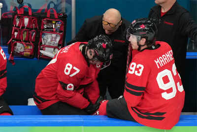 Canada is not ruling out sidney crosby for its semifinal or the rest of the olympics.jpg
