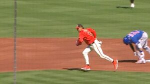 Cubs forget how baserunning works and gift the giants a jaw dropping triple play.jpg