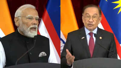 Pm modi malaysia pm anwar ibrahim.jpg