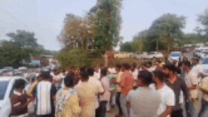 Hassan district photographers association president swamy condemned the incident and urged the police to take immediate measures in this regard.jpg