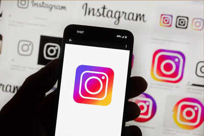 Instagram says it will notify parents if teens 39repeatedly39 search for terms related to suicide.jpg
