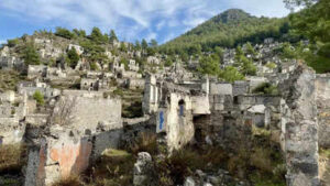 Kayaky the turkish ghost village that once thrived with 10000 greeks.jpg