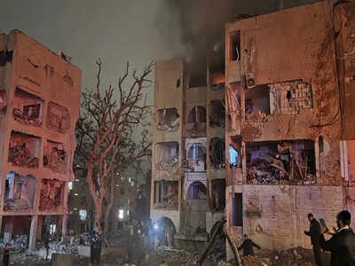 Over 100 injured in arad dimona in iranian strikes netanyahu vows to attack tehran on all fronts.jpg