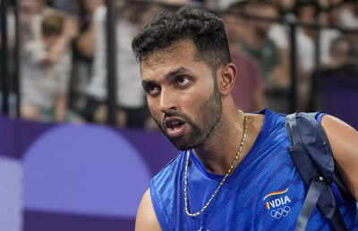 Paris india39s hs prannoy leaves after his men39s singles round of 16 badminton m.jpg