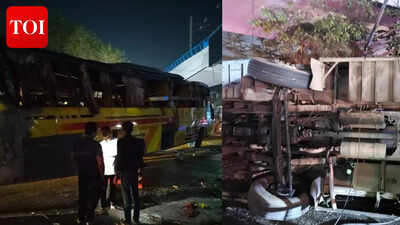 Sleeper overturns near jhandewalan temple 2 killed 23 injured.jpg