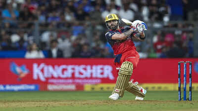 1776146852 mumbai apr 12 ani royal challengers bengaluru39s virat kohli plays a shot dur.jpg