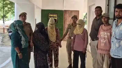 A man was allegedly murdered by his wife daughters and minor son in mahoba district.jpg