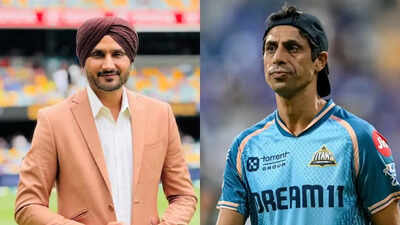 Harbhajan singh and ashish nehra.jpg