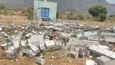 Theni firecracker unit blast kills 2 workers in cumbum.jpg