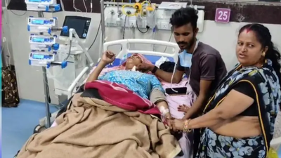 A woman being treated at kota govt hospital.jpg