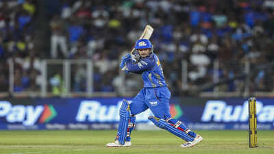 Ahmedabad apr 20 ani mumbai indians39 quinton de kock plays a shot during the.jpg