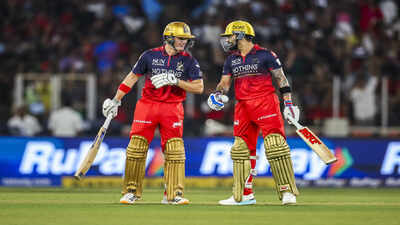 Ahmedabad apr 30 ani royal challengers bengaluru39s virat kohli and jacob bet.jpg