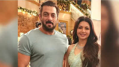 Bhagyashree salman.jpg