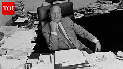 Clive davis credit ap.jpg