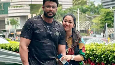 Darshan wife.jpg