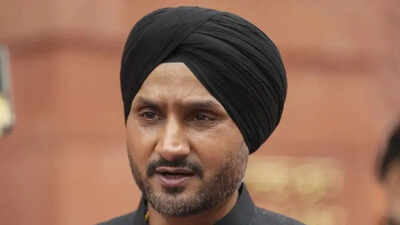 Former cricketer harbhajan singh has accused the aam aadmi party of selling a rajya sabha seat from punjab.jpg
