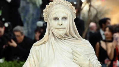 Met gala 2026 heidi klum transforms into a marble masterpiece turns heads with bold art inspired sculptural look.jpg