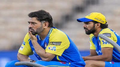 Ms dhoni and ruturaj gaikwad.jpg