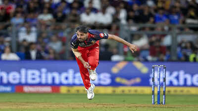 Mumbai apr 12 ani royal challengers bengaluru39s bhuvneshwar kumar bowls duri.jpg